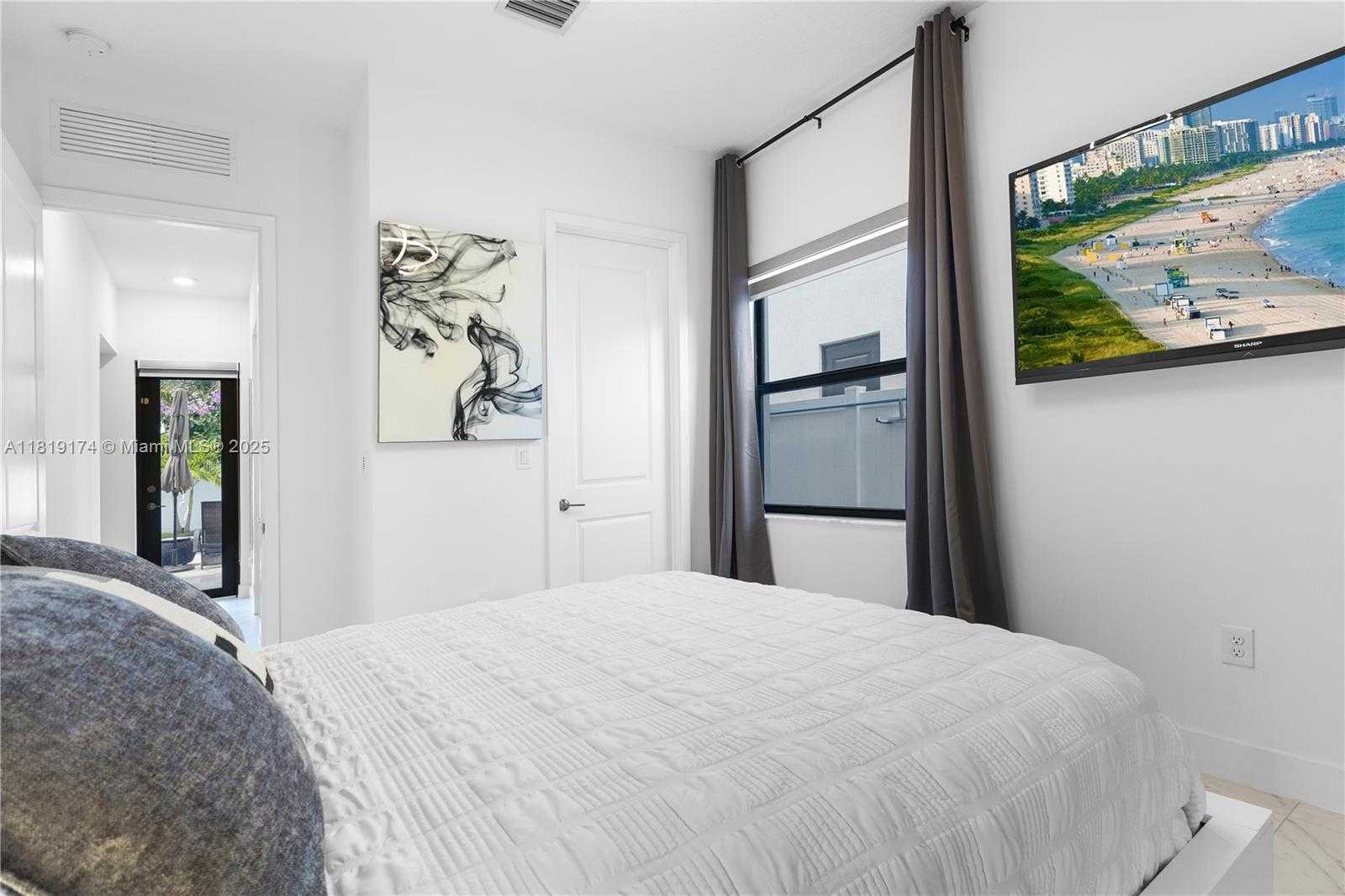 Small Image of 17540 SOUTH WEST 46TH ST, Miramar Number 24