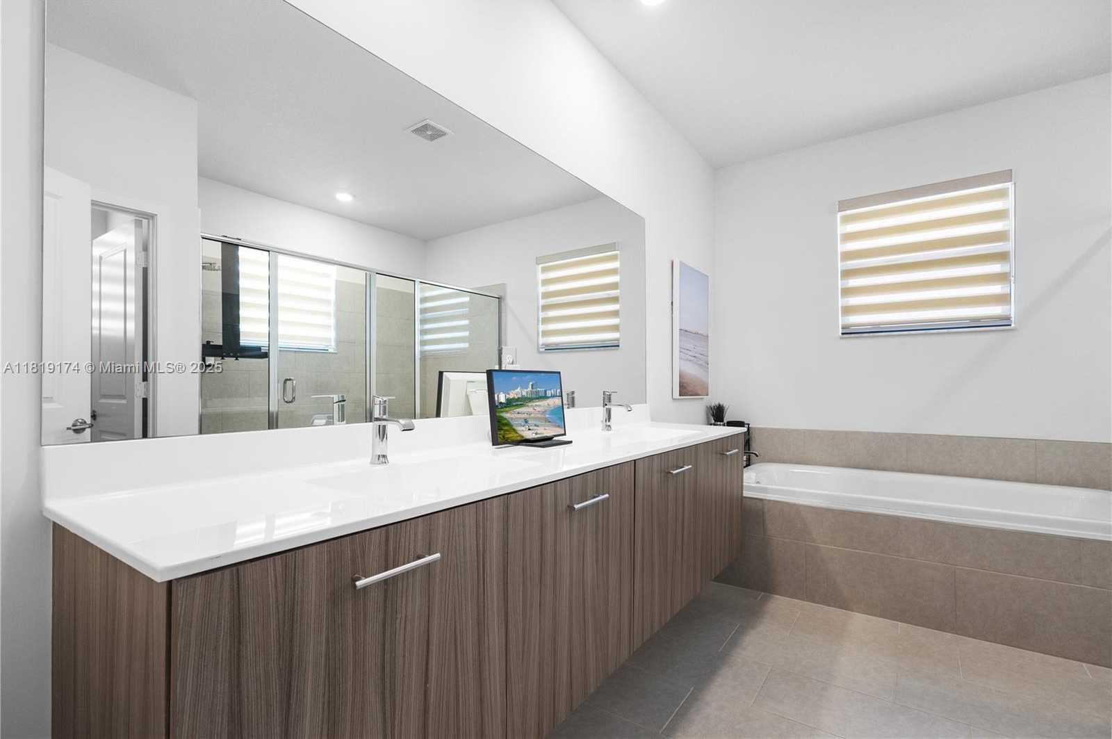 Small Image of 17540 SOUTH WEST 46TH ST, Miramar Number 40