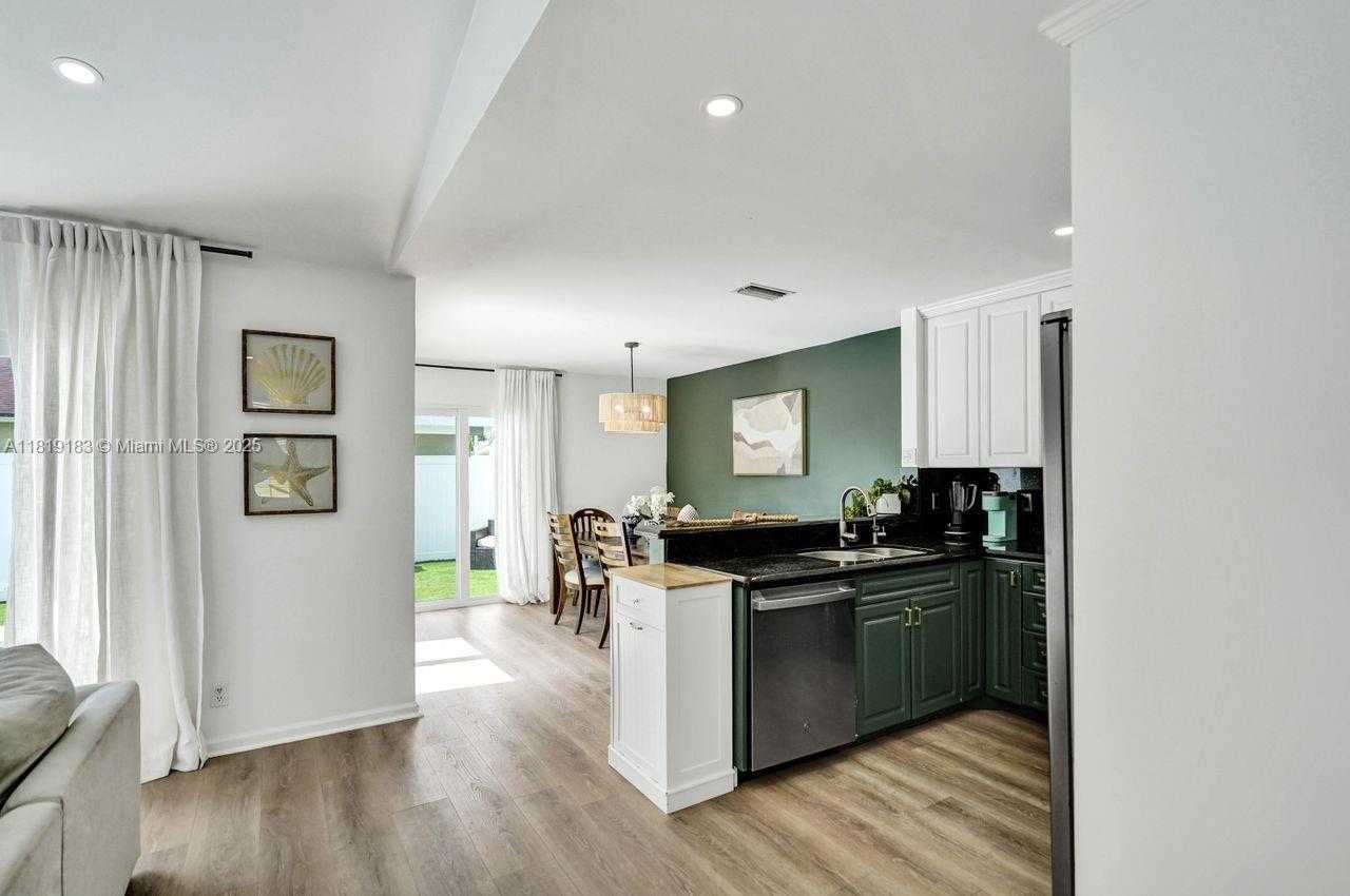 Small Image of 18998 CLOUD LAKE CIR, Boca Raton Number 17