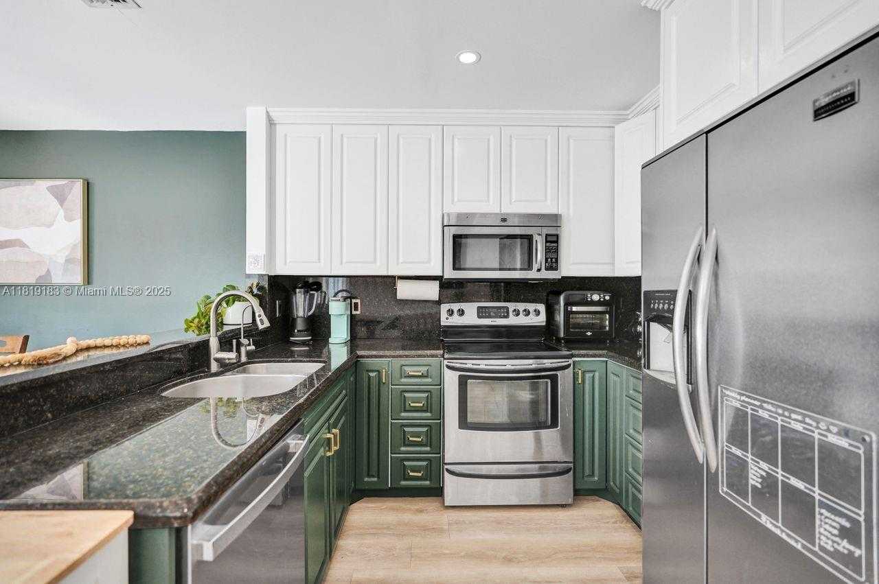 Small Image of 18998 CLOUD LAKE CIR, Boca Raton Number 21