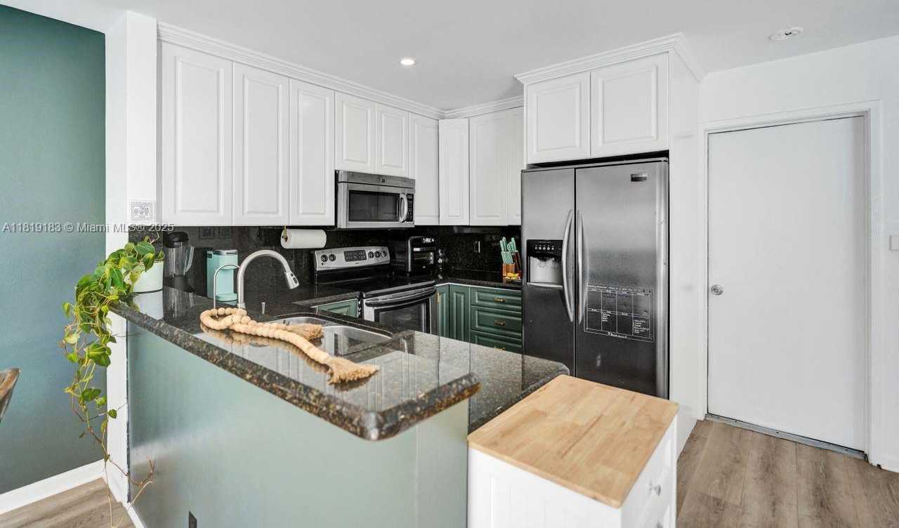 Small Image of 18998 CLOUD LAKE CIR, Boca Raton Number 22