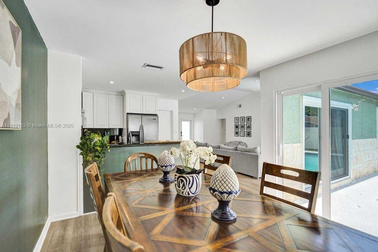 Small Image of 18998 CLOUD LAKE CIR, Boca Raton Number 30