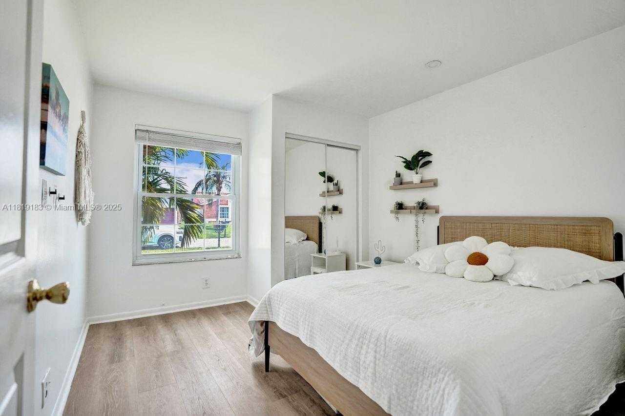 Small Image of 18998 CLOUD LAKE CIR, Boca Raton Number 39