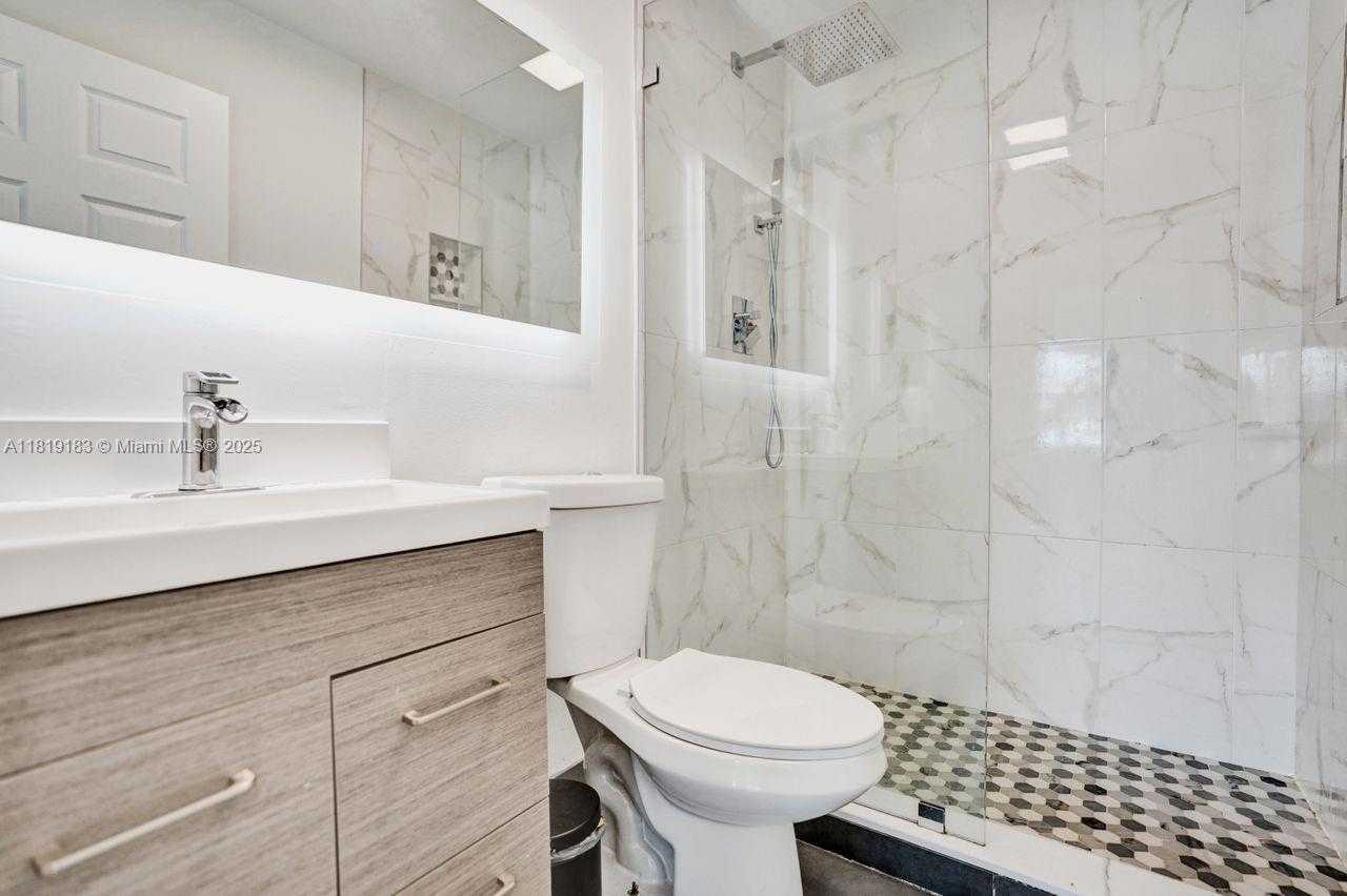 Small Image of 18998 CLOUD LAKE CIR, Boca Raton Number 44