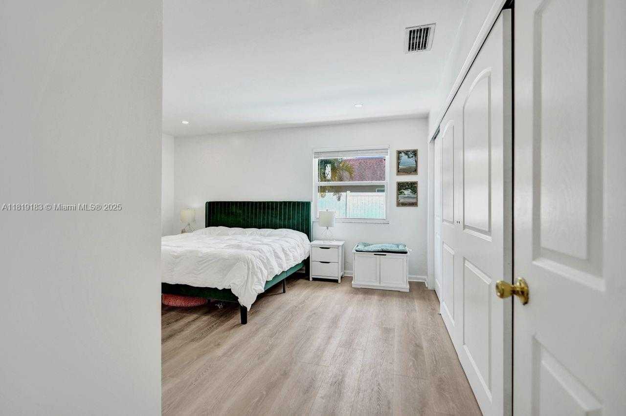 Small Image of 18998 CLOUD LAKE CIR, Boca Raton Number 48