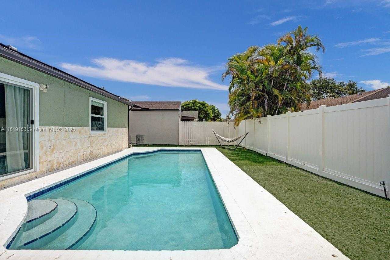 Small Image of 18998 CLOUD LAKE CIR, Boca Raton Number 71