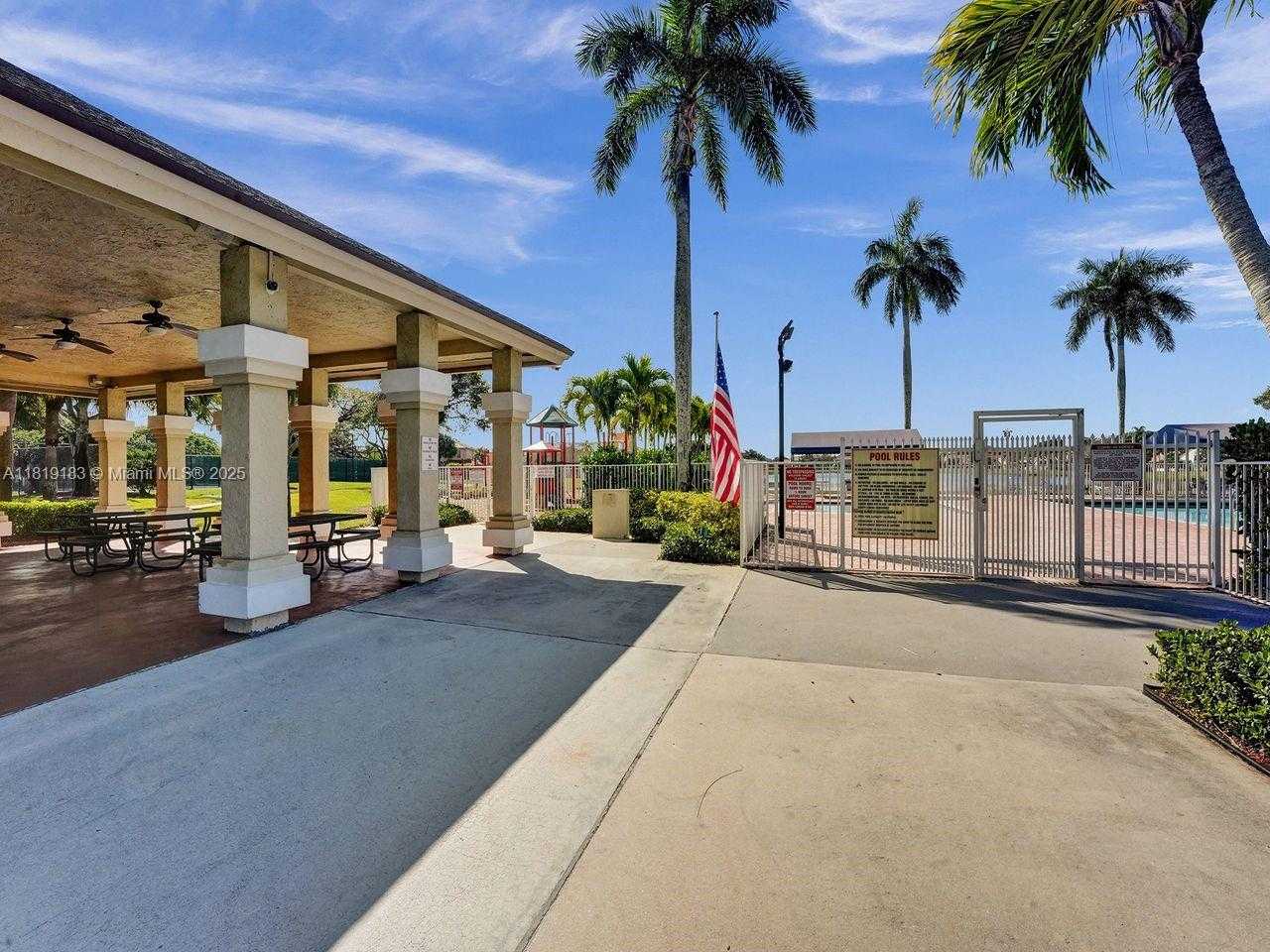 Small Image of 18998 CLOUD LAKE CIR, Boca Raton Number 83