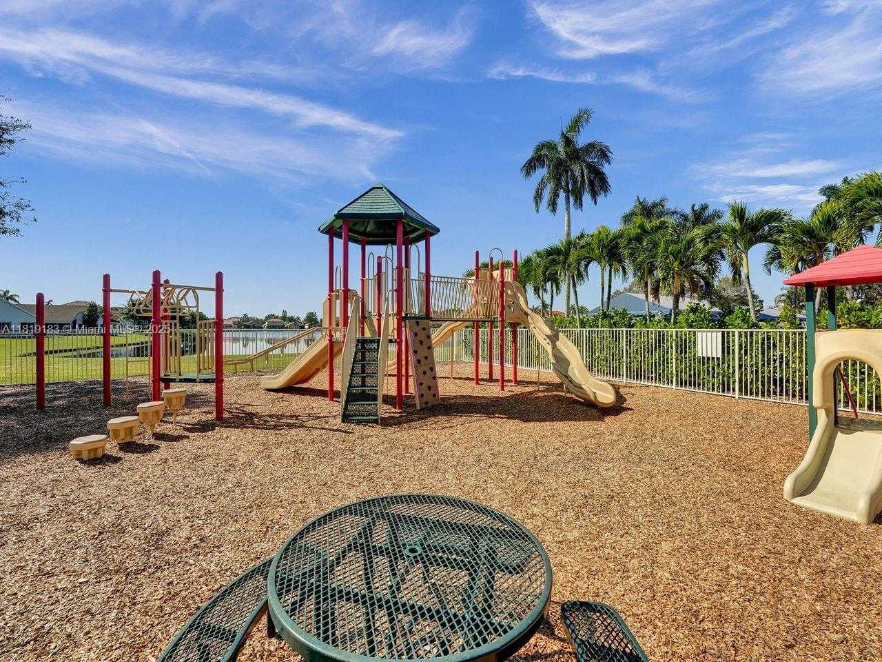 Small Image of 18998 CLOUD LAKE CIR, Boca Raton Number 86