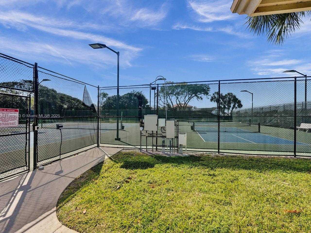 Small Image of 18998 CLOUD LAKE CIR, Boca Raton Number 90