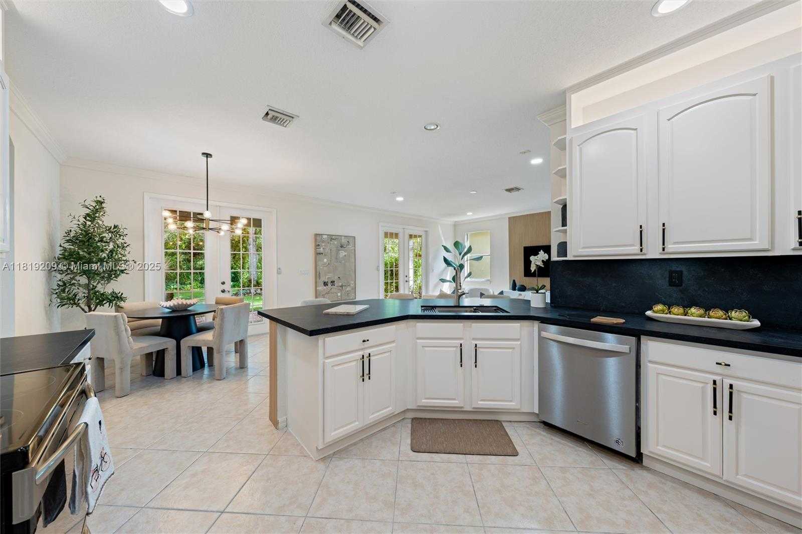 Small Image of 19421 STONEBROOK ST, Weston Number 10