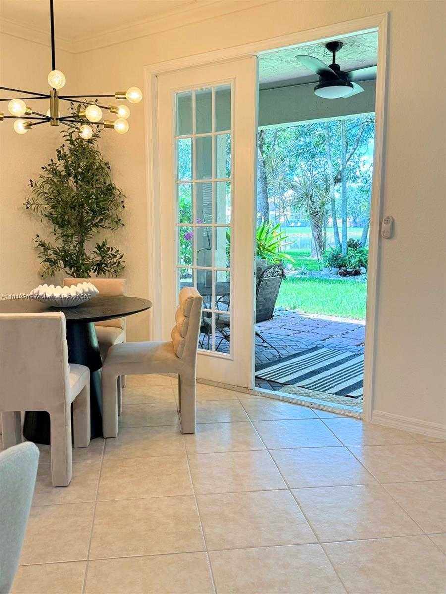 Small Image of 19421 STONEBROOK ST, Weston Number 16