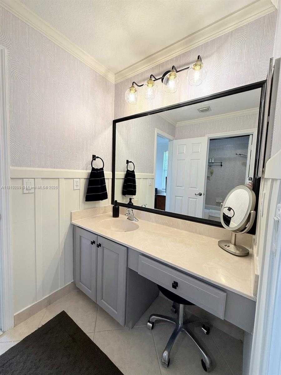Small Image of 19421 STONEBROOK ST, Weston Number 33