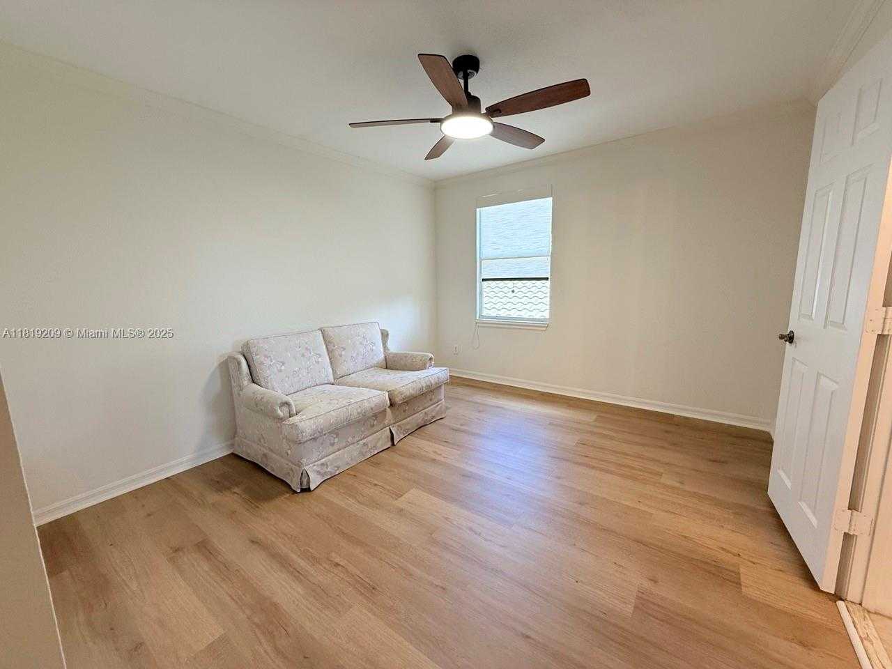 Small Image of 19421 STONEBROOK ST, Weston Number 35