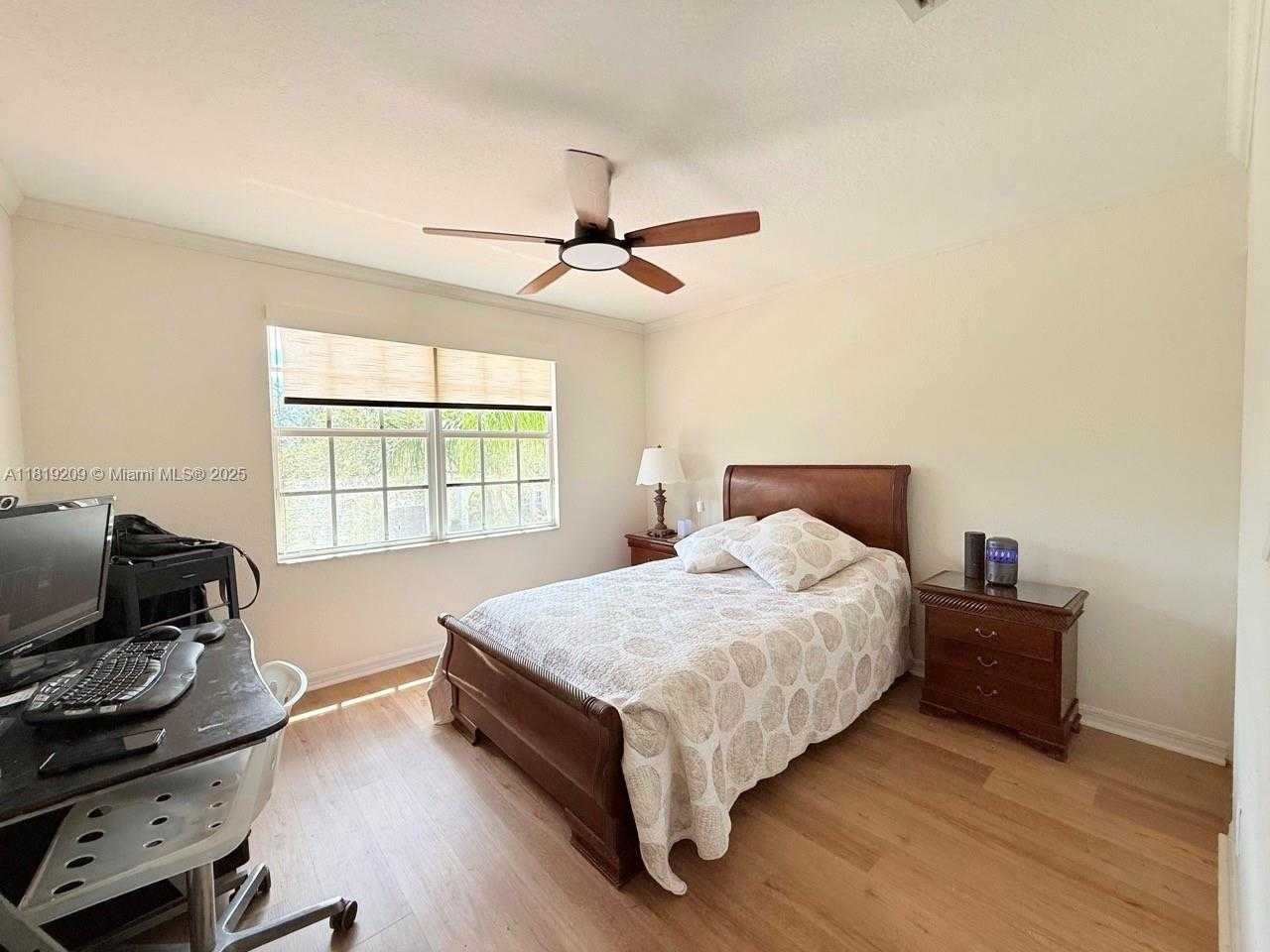 Small Image of 19421 STONEBROOK ST, Weston Number 38