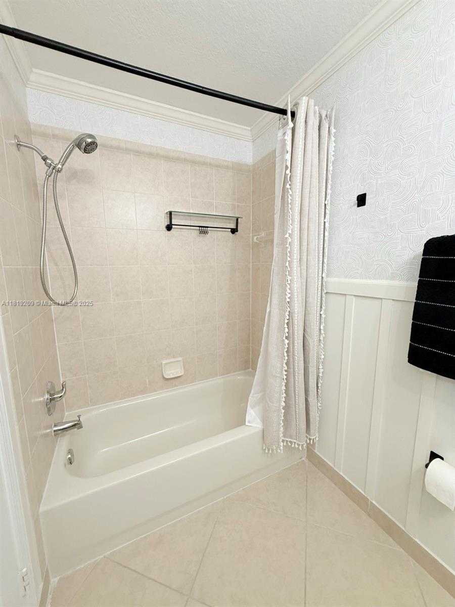 Small Image of 19421 STONEBROOK ST, Weston Number 40