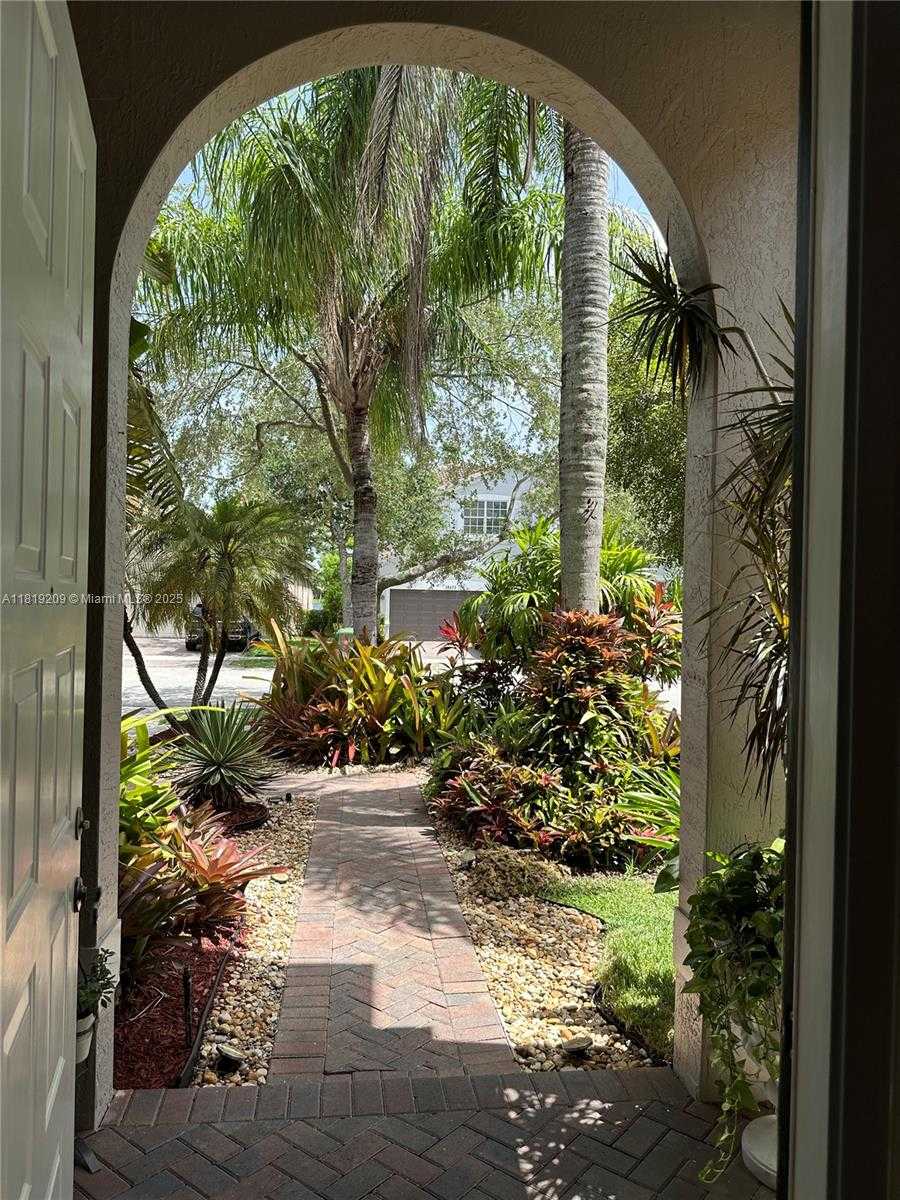Small Image of 19421 STONEBROOK ST, Weston Number 41