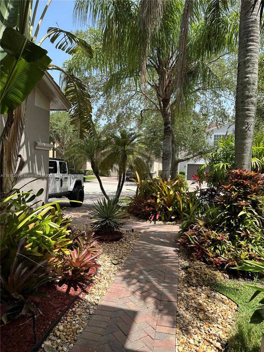 Small Image of 19421 STONEBROOK ST, Weston Number 44