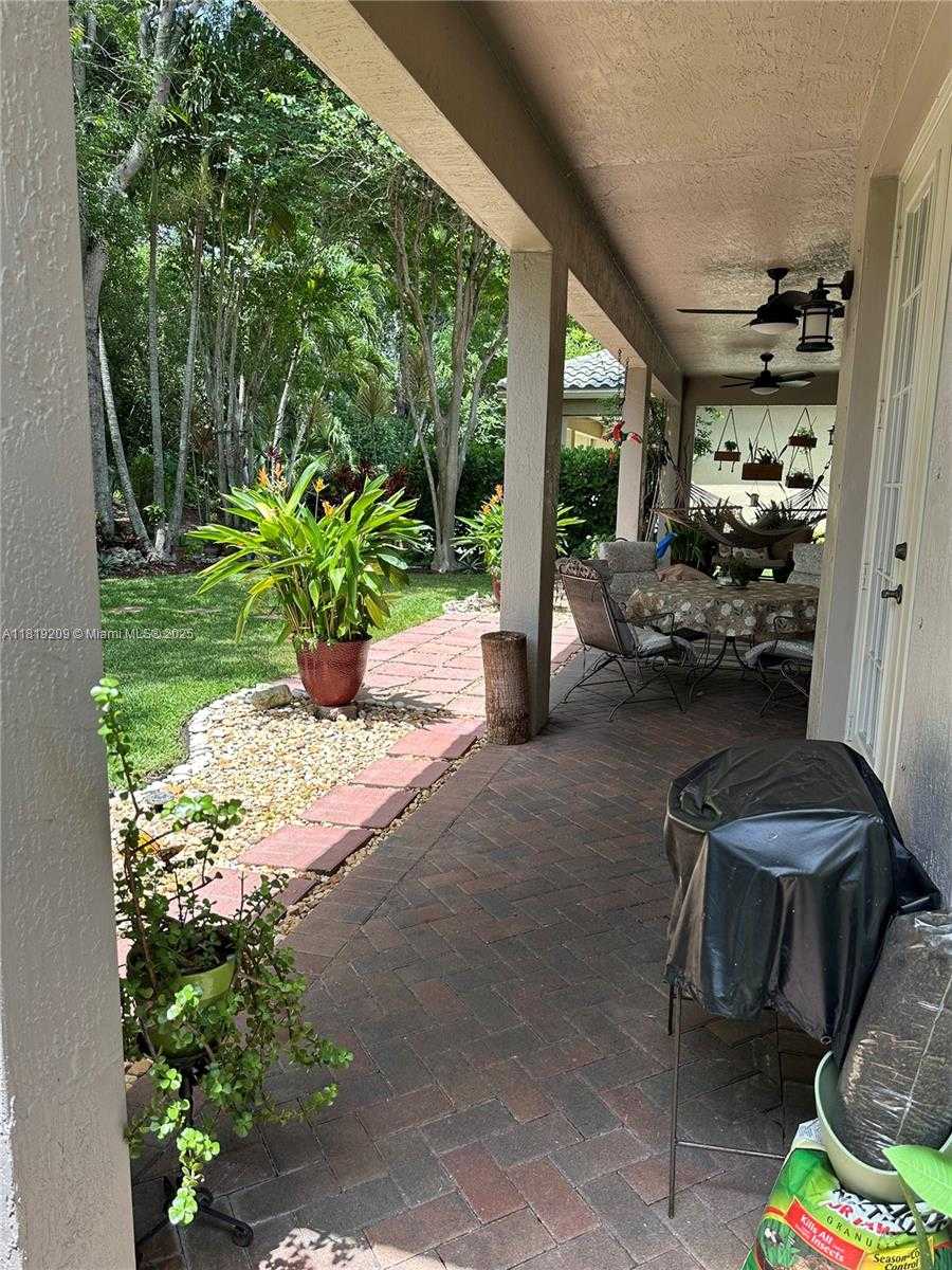 Small Image of 19421 STONEBROOK ST, Weston Number 46