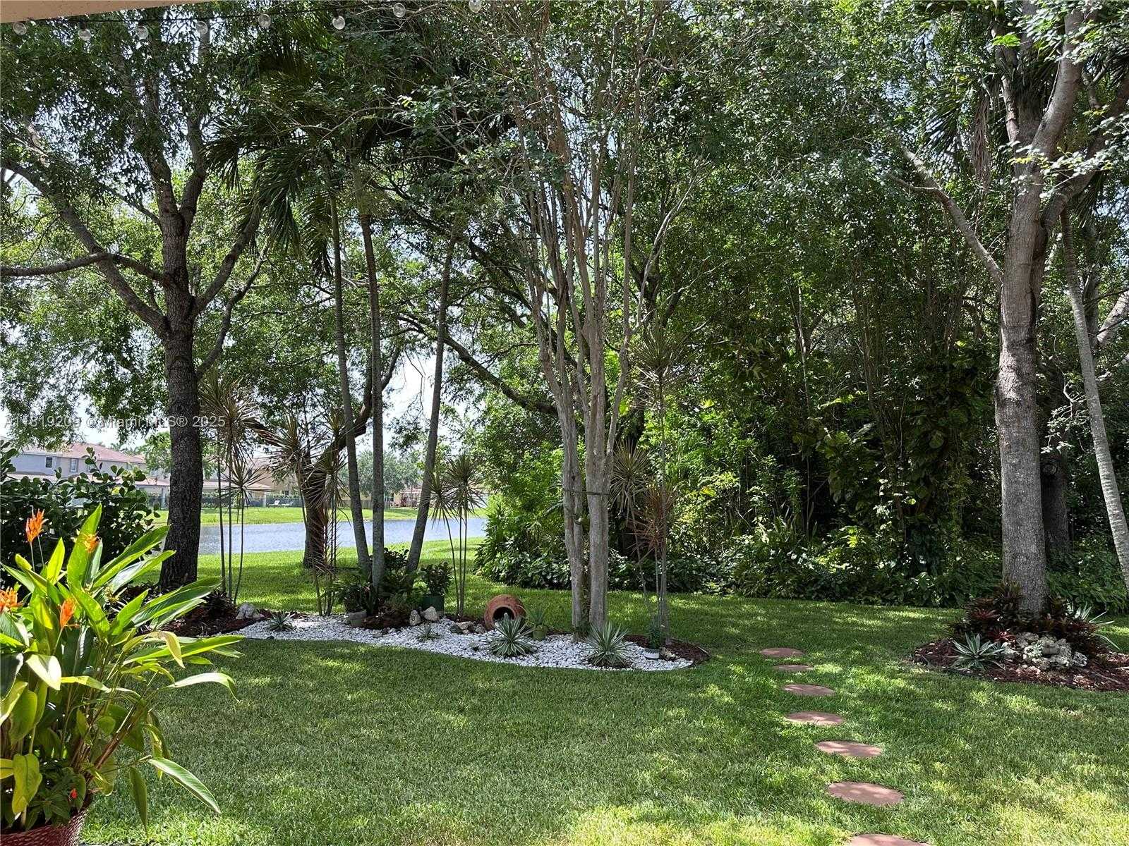 Small Image of 19421 STONEBROOK ST, Weston Number 50