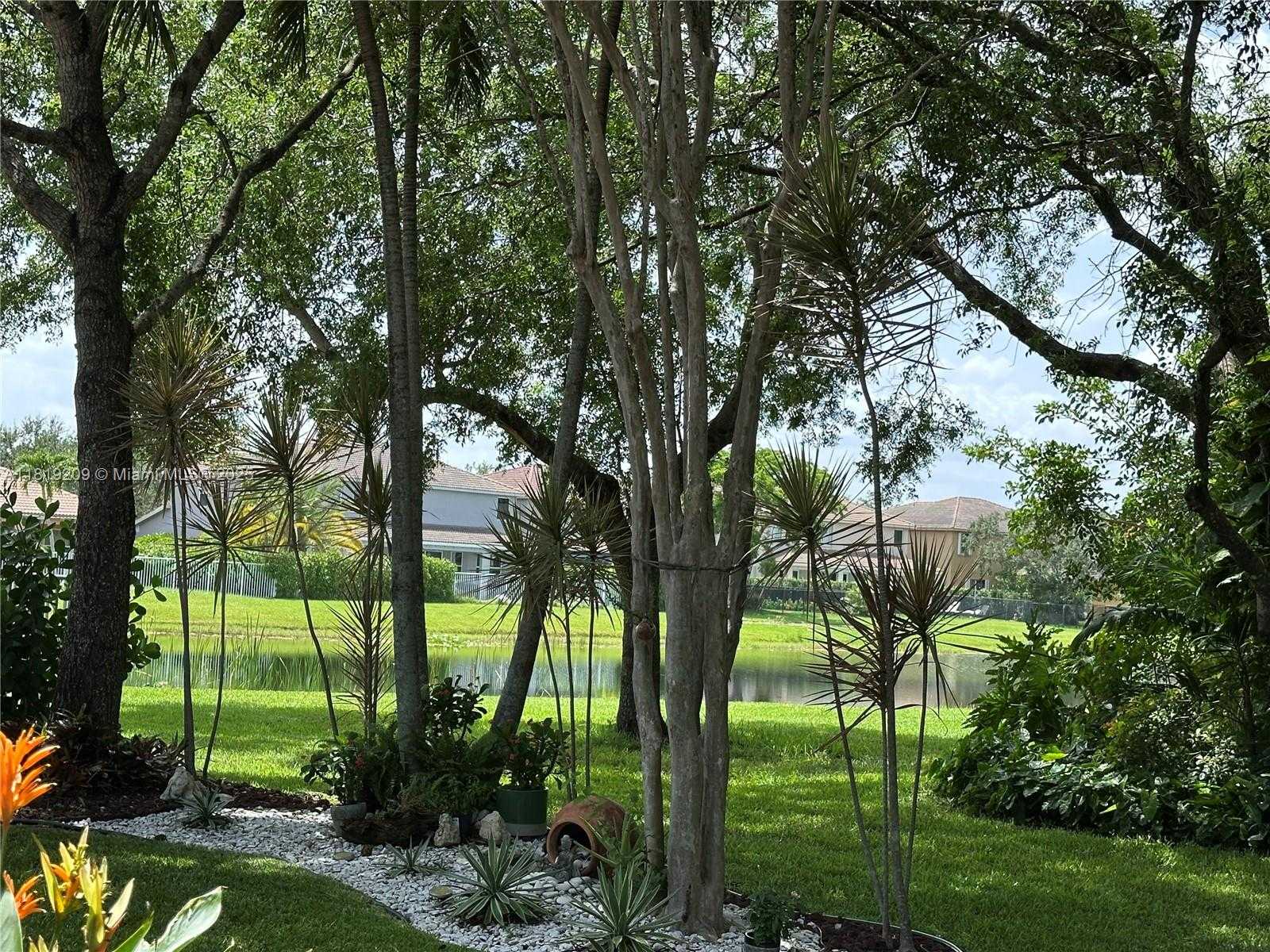 Small Image of 19421 STONEBROOK ST, Weston Number 51