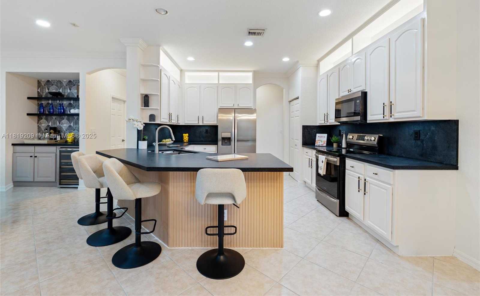 Small Image of 19421 STONEBROOK ST, Weston Number 6