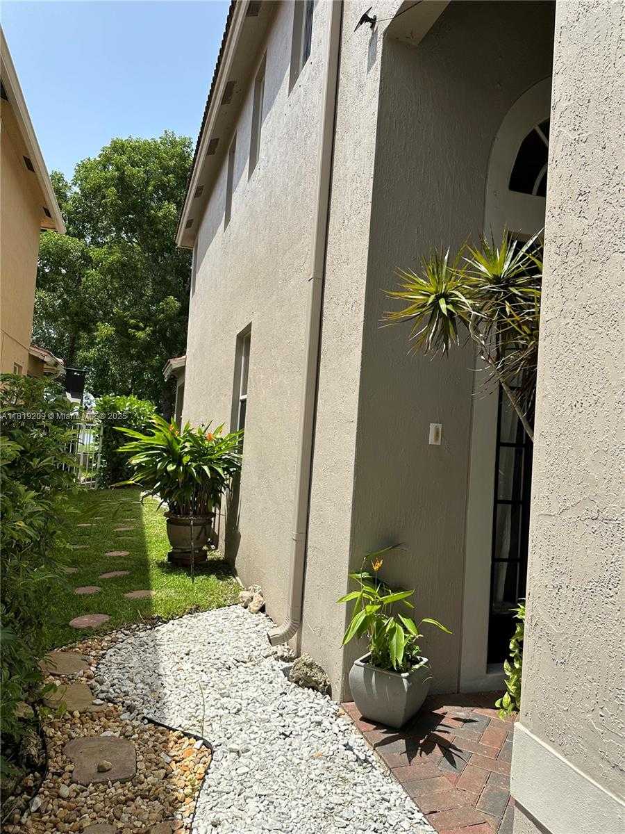 Small Image of 19421 STONEBROOK ST, Weston Number 61