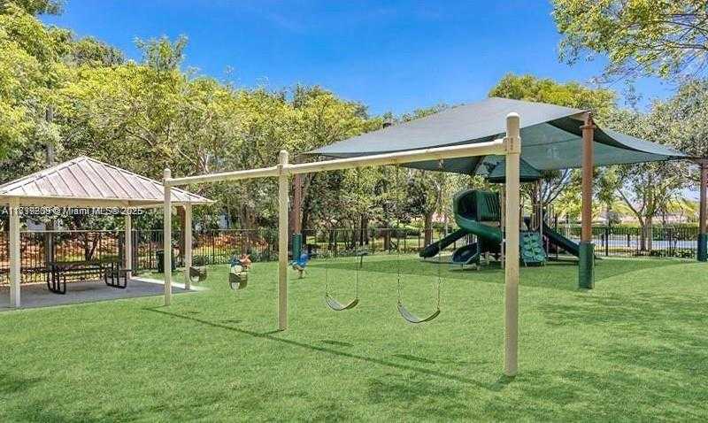 Small Image of 19421 STONEBROOK ST, Weston Number 72