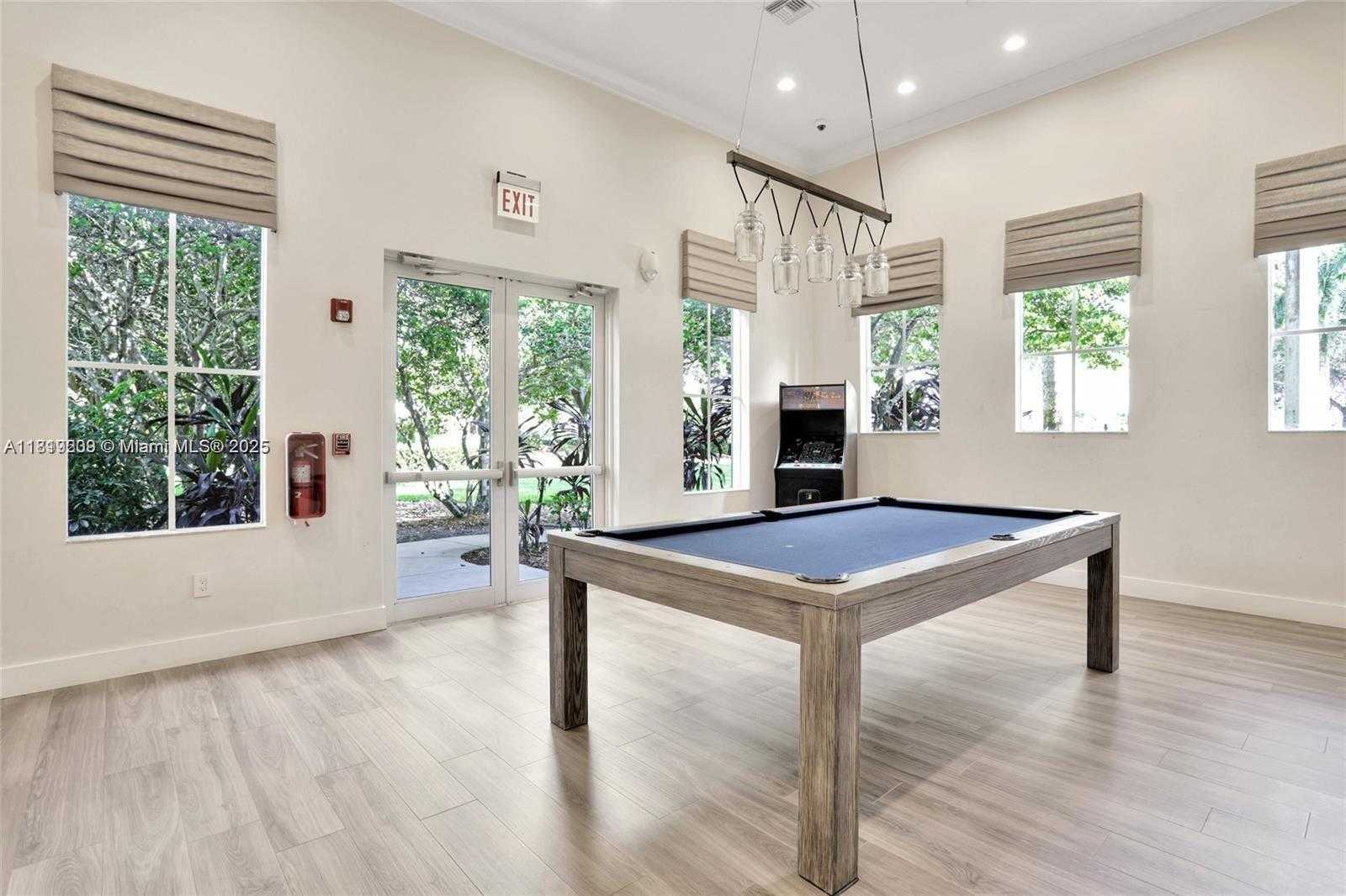 Small Image of 19421 STONEBROOK ST, Weston Number 75