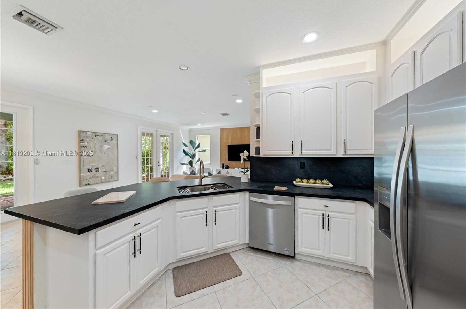 Small Image of 19421 STONEBROOK ST, Weston Number 9