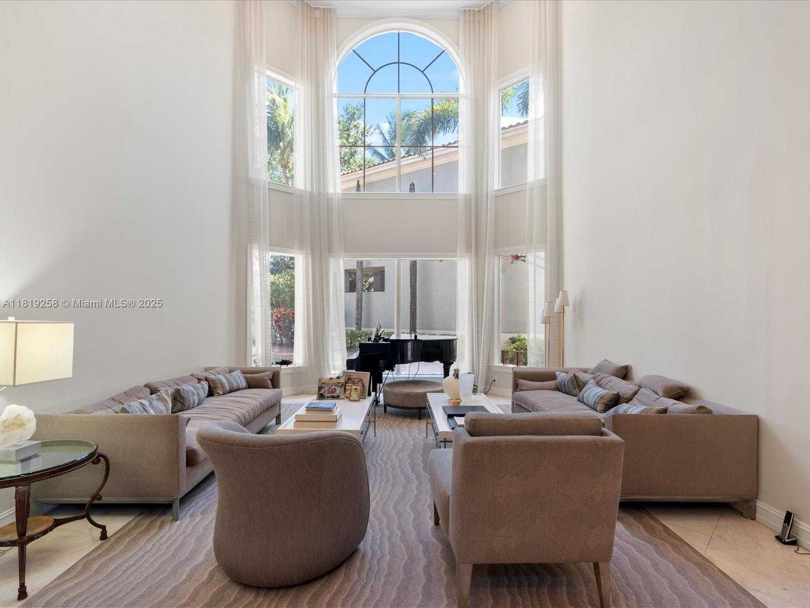 Small Image of 19501 NORTH EAST 14 CT, North Miami Beach Number 10