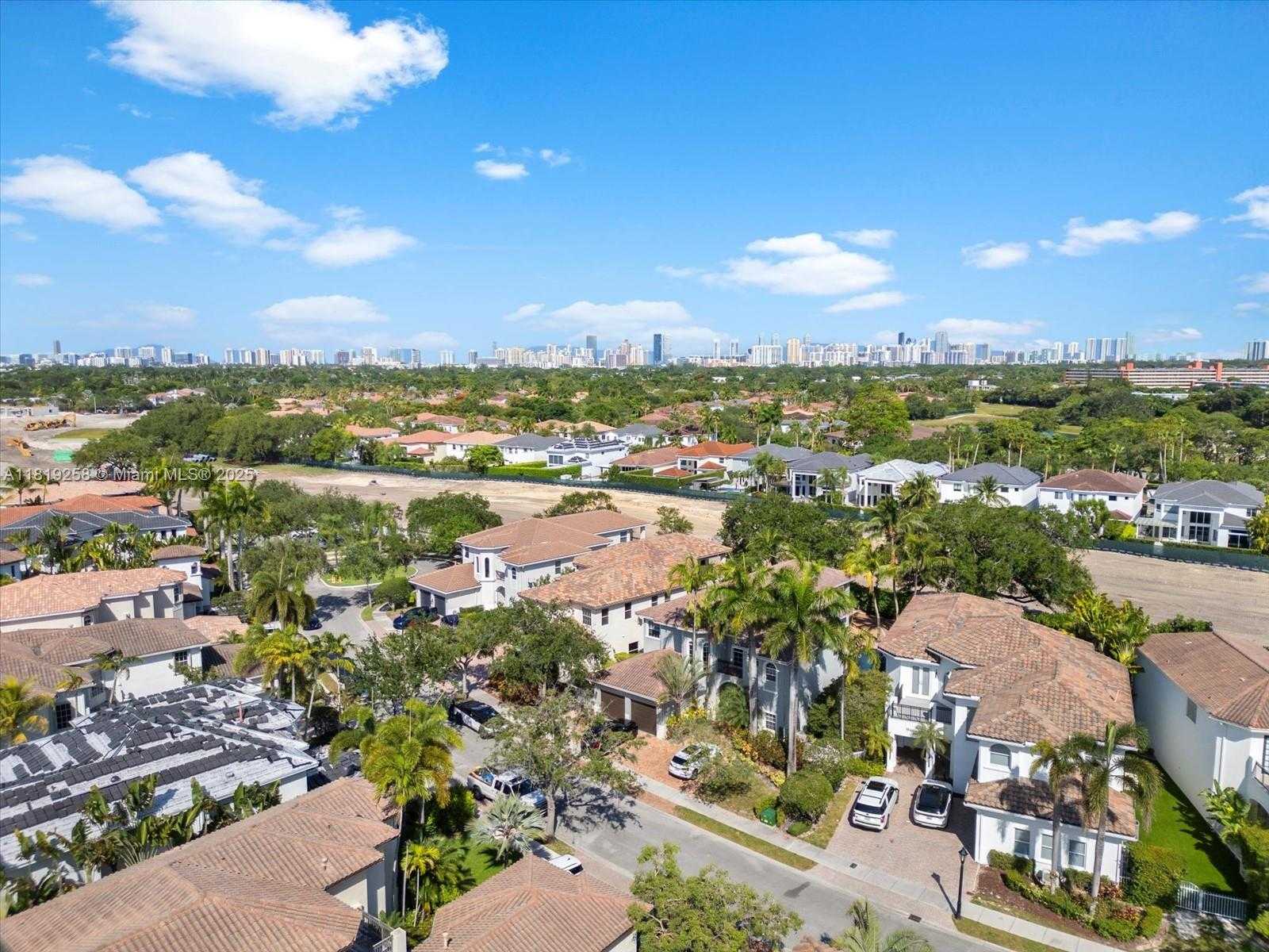 Small Image of 19501 NORTH EAST 14 CT, North Miami Beach Number 18