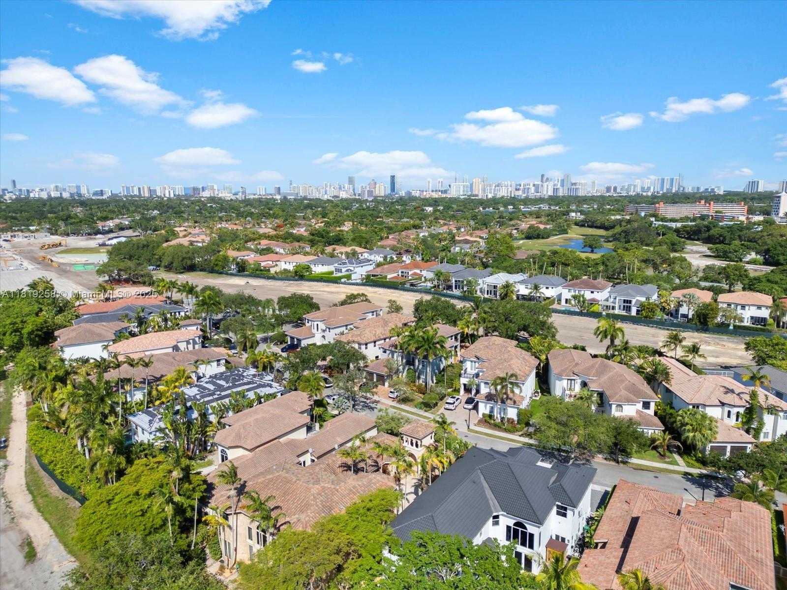 Small Image of 19501 NORTH EAST 14 CT, North Miami Beach Number 19