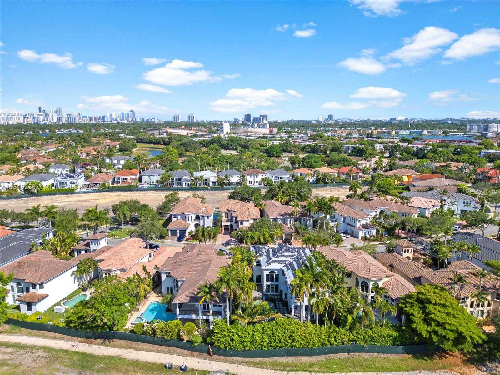 Small Image of 19501 NORTH EAST 14 CT, North Miami Beach Number 21