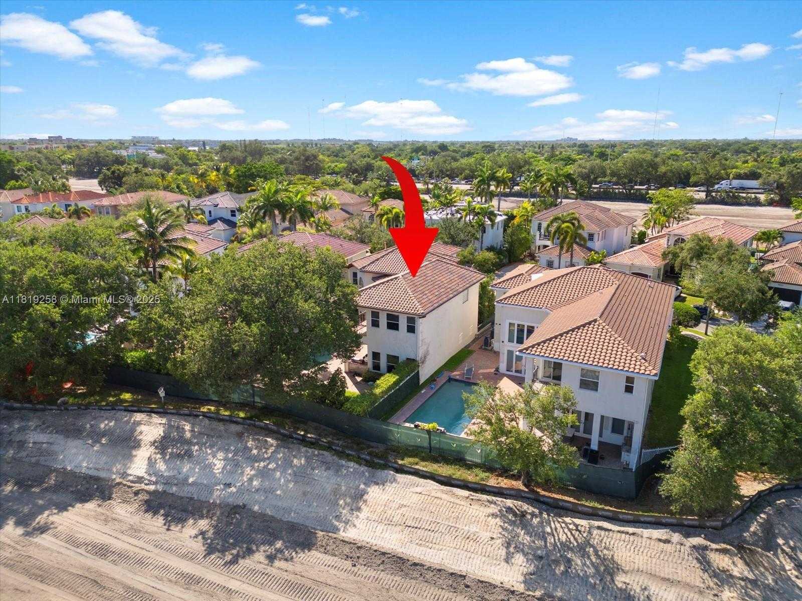 Small Image of 19501 NORTH EAST 14 CT, North Miami Beach Number 27