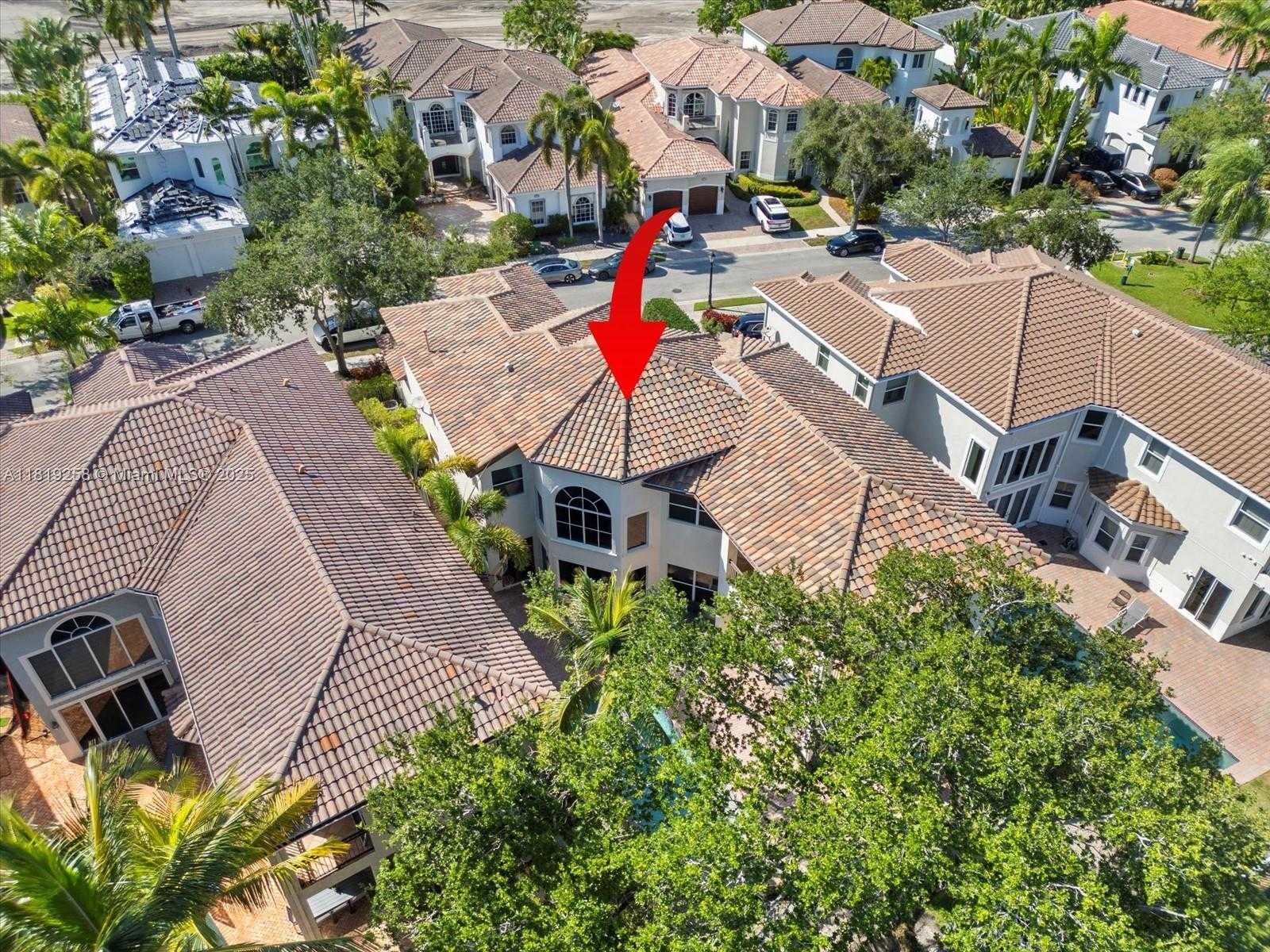 Small Image of 19501 NORTH EAST 14 CT, North Miami Beach Number 28