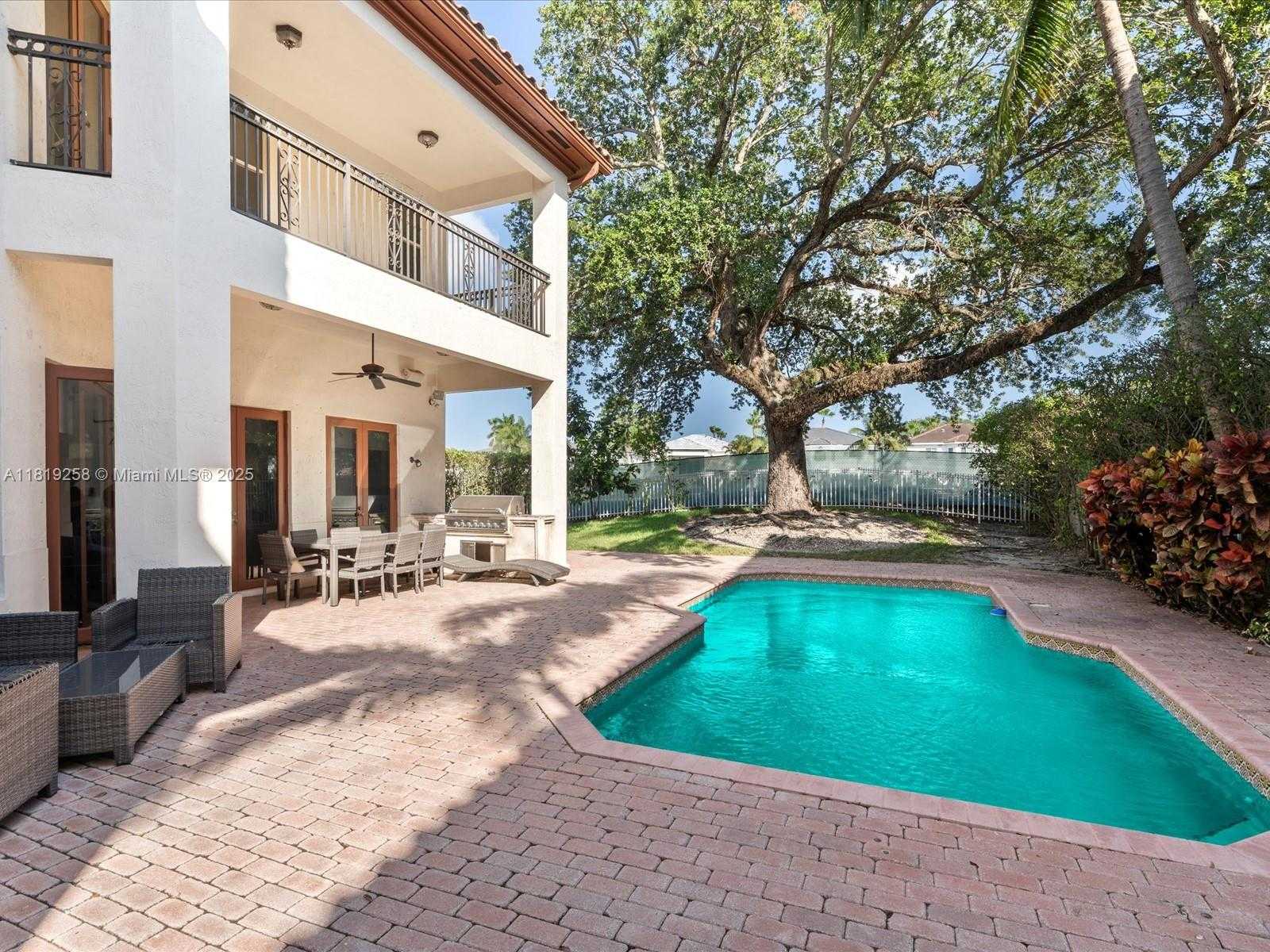 Small Image of 19501 NORTH EAST 14 CT, North Miami Beach Number 3