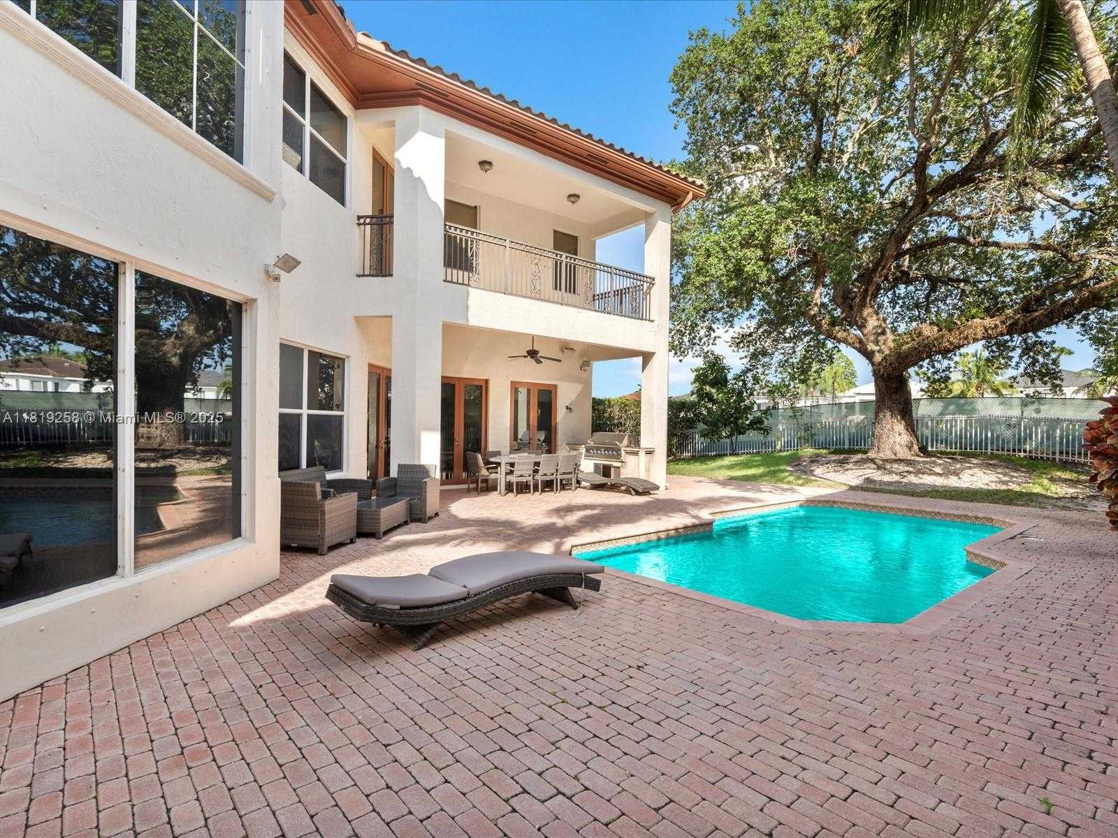 Small Image of 19501 NORTH EAST 14 CT, North Miami Beach Number 33