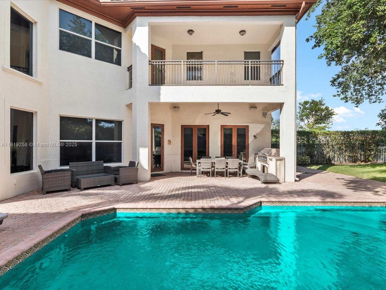 Small Image of 19501 NORTH EAST 14 CT, North Miami Beach Number 34