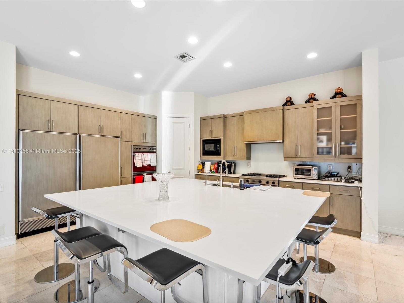 Small Image of 19501 NORTH EAST 14 CT, North Miami Beach Number 49