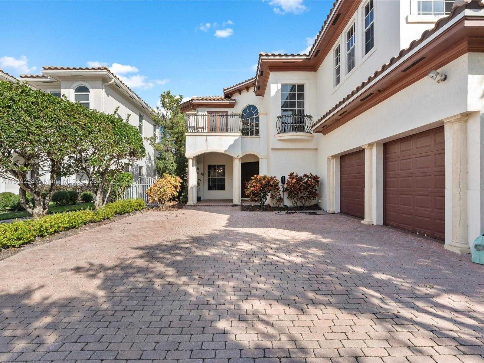Small Image of 19501 NORTH EAST 14 CT, North Miami Beach Number 5
