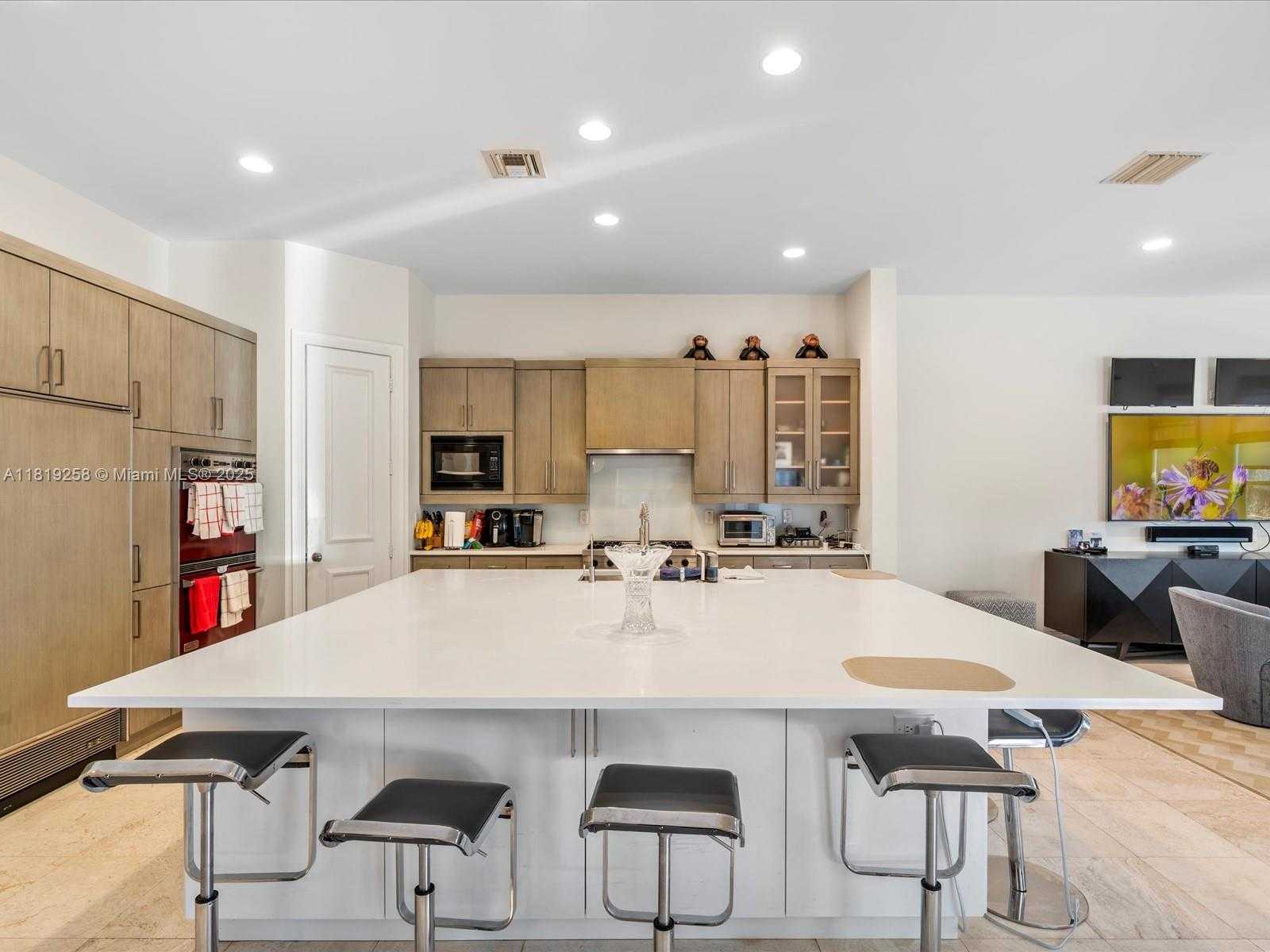 Small Image of 19501 NORTH EAST 14 CT, North Miami Beach Number 50