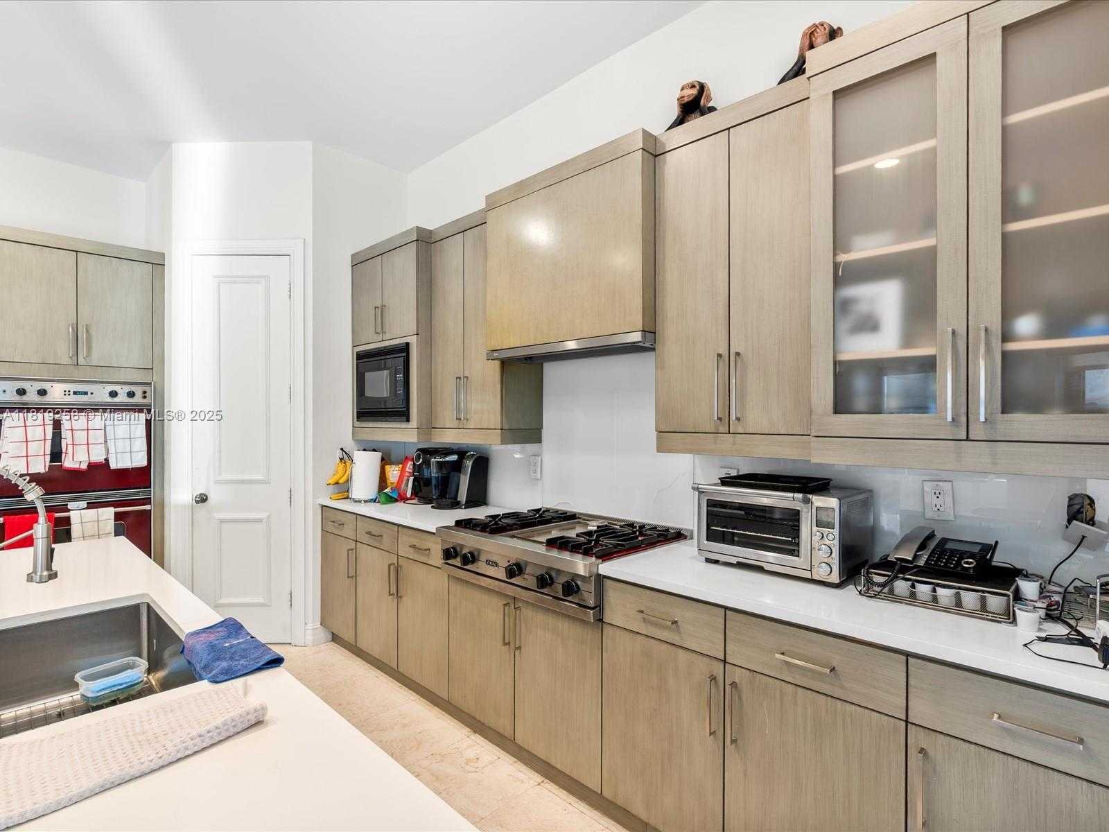 Small Image of 19501 NORTH EAST 14 CT, North Miami Beach Number 52