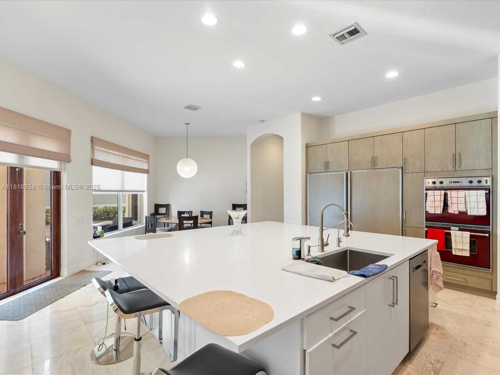 Small Image of 19501 NORTH EAST 14 CT, North Miami Beach Number 53