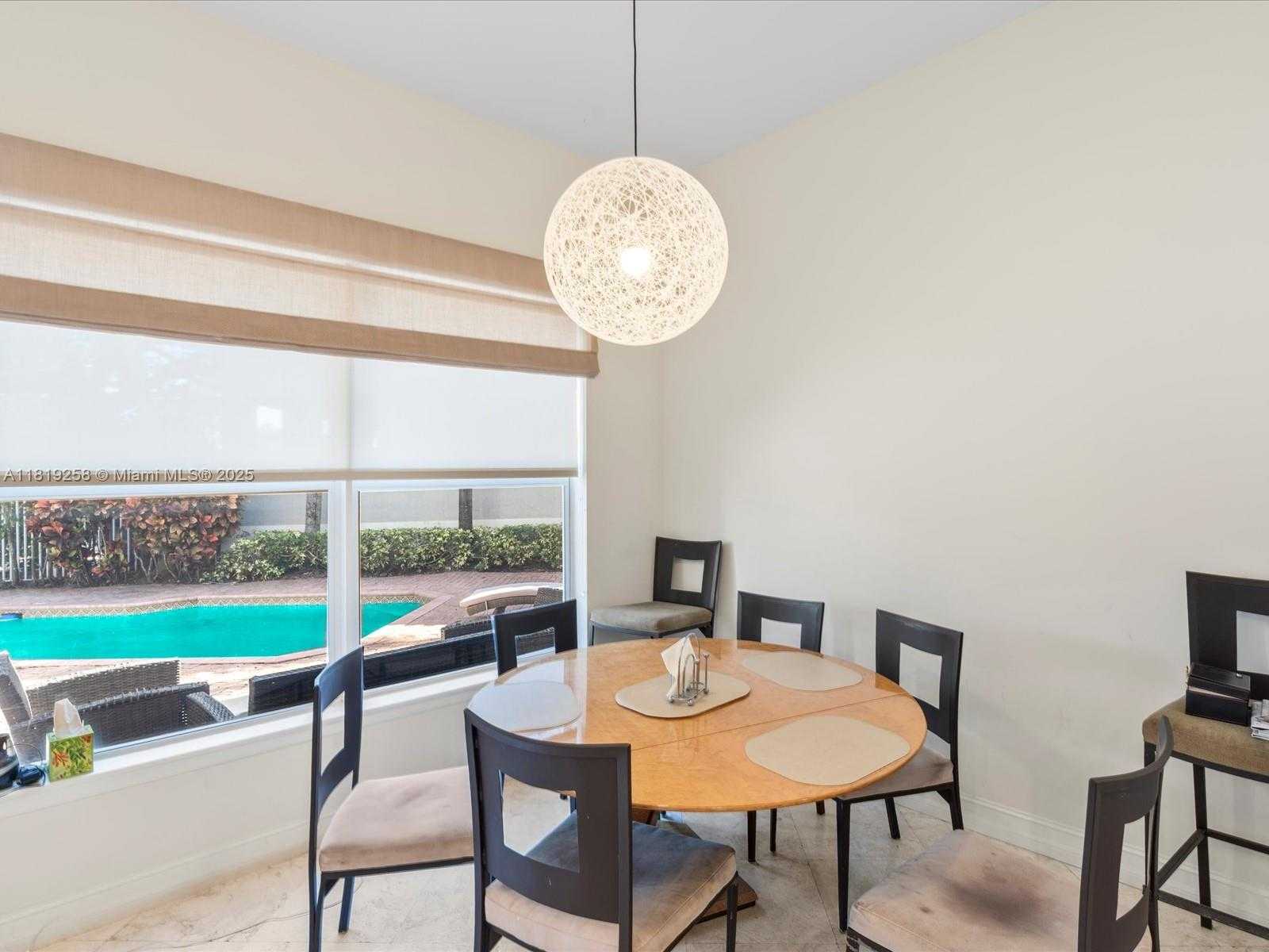 Small Image of 19501 NORTH EAST 14 CT, North Miami Beach Number 54