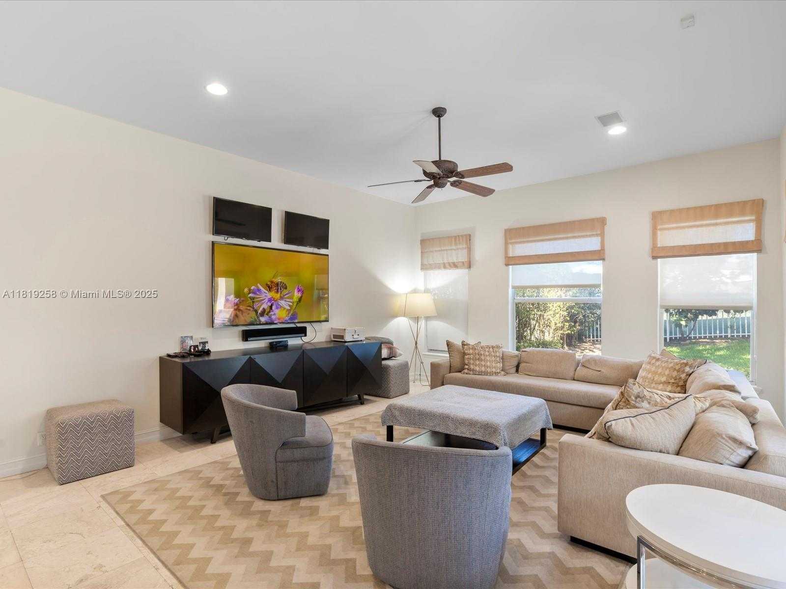 Small Image of 19501 NORTH EAST 14 CT, North Miami Beach Number 55