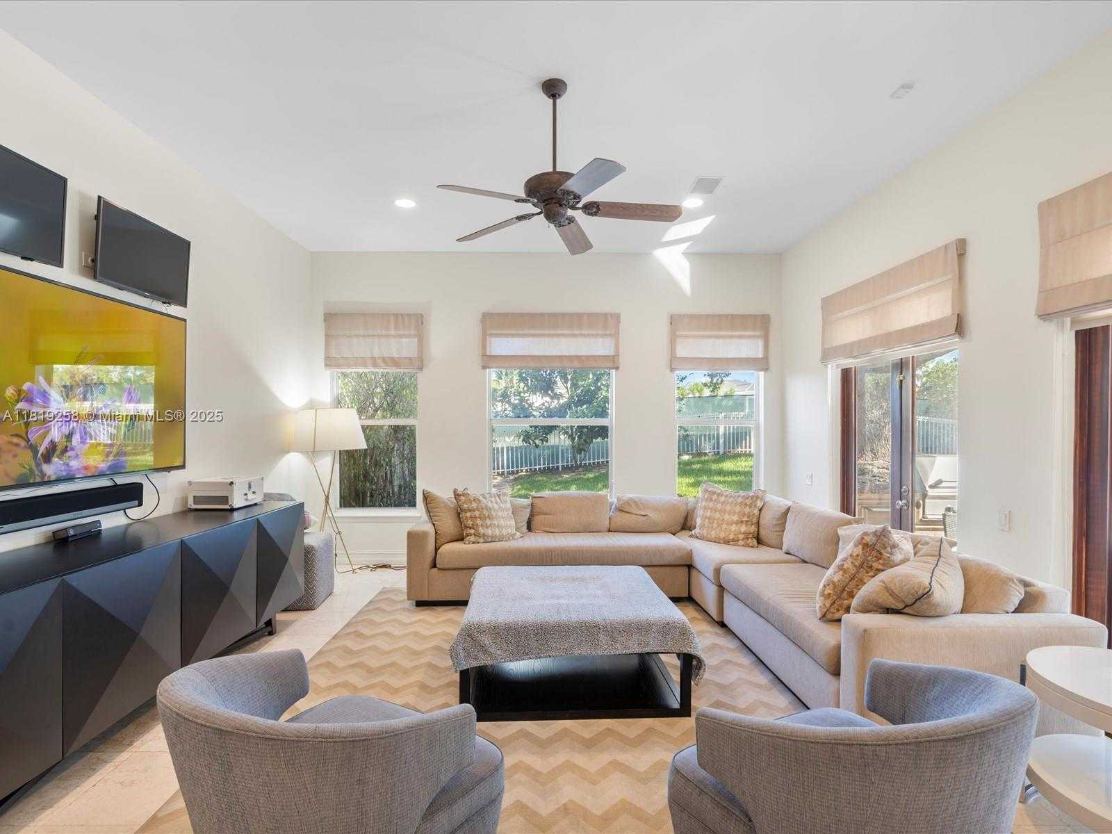 Small Image of 19501 NORTH EAST 14 CT, North Miami Beach Number 58