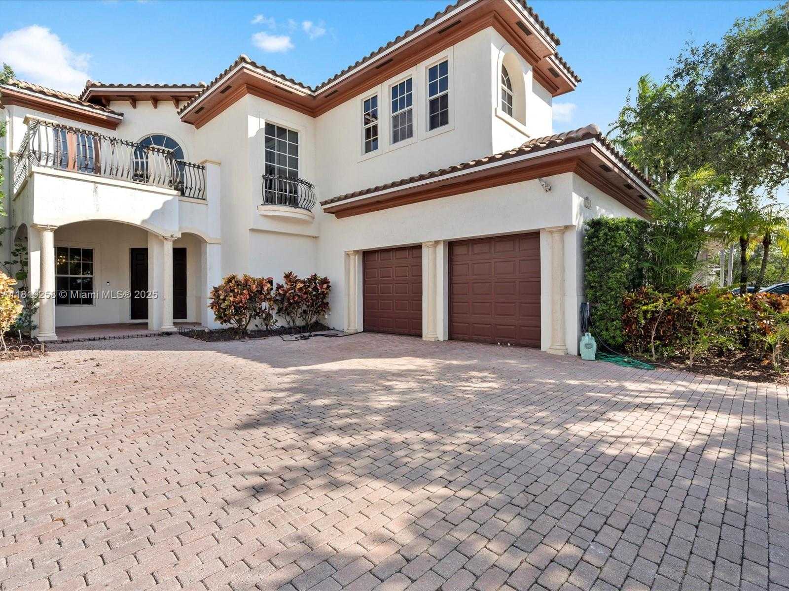 Small Image of 19501 NORTH EAST 14 CT, North Miami Beach Number 6