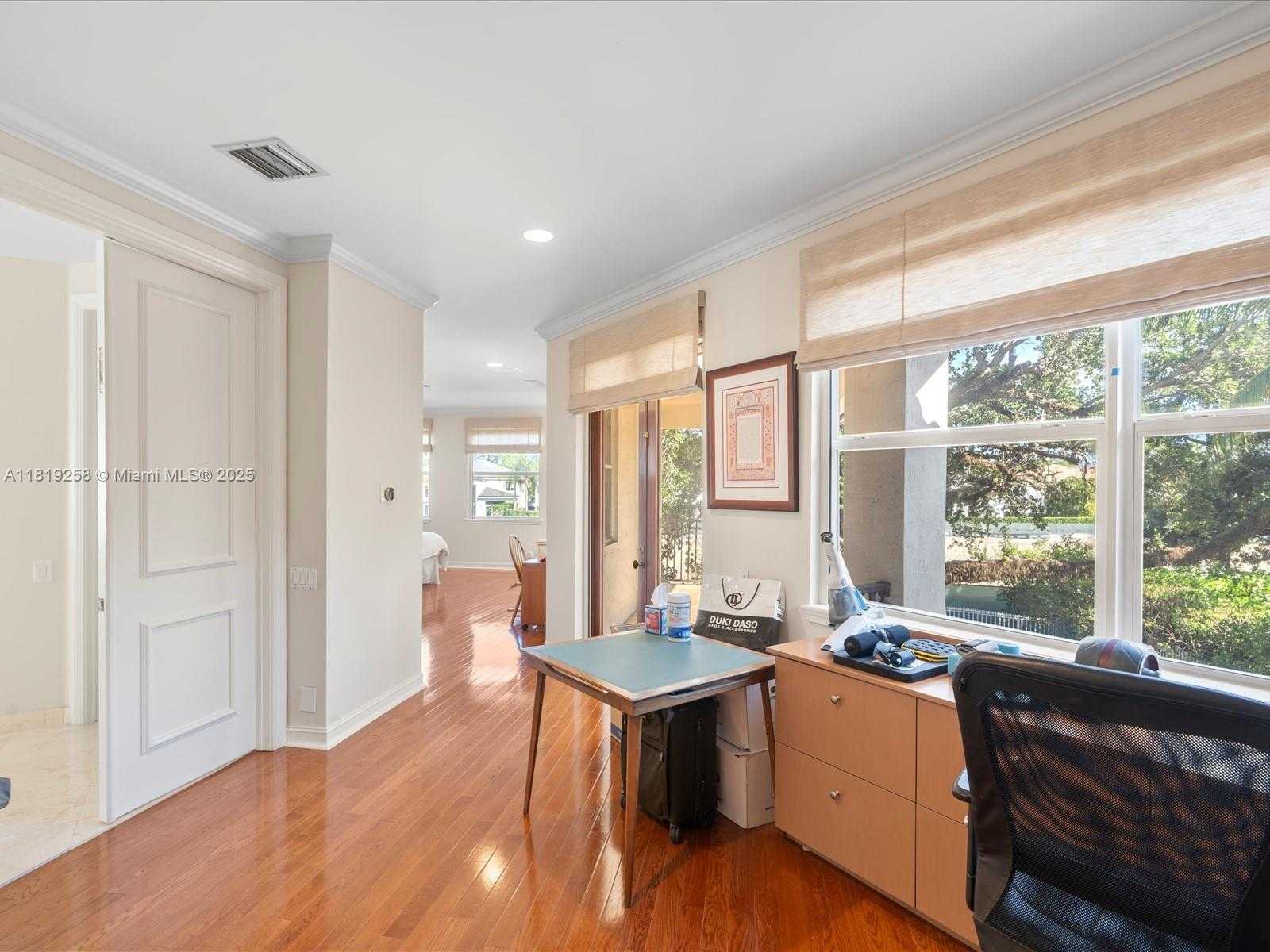 Small Image of 19501 NORTH EAST 14 CT, North Miami Beach Number 63
