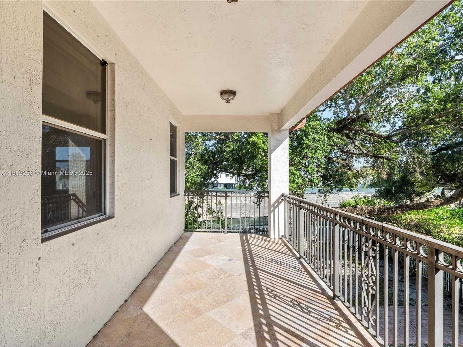 Small Image of 19501 NORTH EAST 14 CT, North Miami Beach Number 66