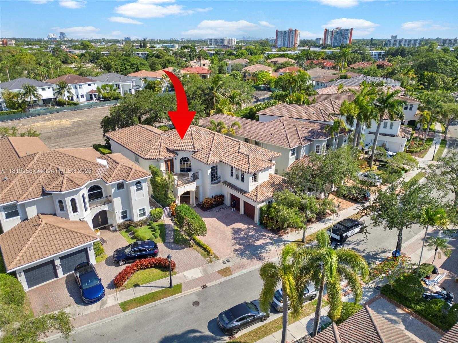 Small Image of 19501 NORTH EAST 14 CT, North Miami Beach Number 9